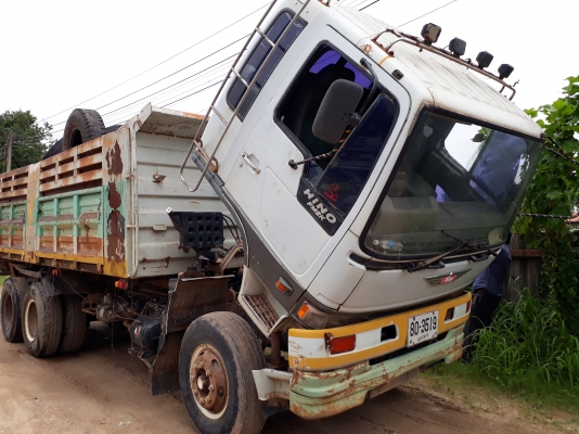 ขายด่วน HINO FM2K สองเพลาดั้ม เครื่องK13D 260แรง พร้อมใช้งาน ราคาเบาๆๆครับ สนใจมาดูรถตัวจริงที่ จ.มุกดาหารครับ เครื่องเกียร์ดี คัชชีสวย ยางพร้อมใช้งาน มีระบบลากลูก รถเดิมบาง เอกสารเล่มทะเบียน สนใจโทรสอบถาม 093-0764943  088-3223272 k ตั้ม