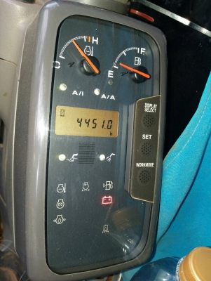 ขาย 890,000 HITACHI ZX 120-1 ทำงาน 4,451 ชม.ไฟฟ้าครบ เครื่องดี ปั้มแรง เอวแน่น ช่วงล่างสวย เอกสารอิน