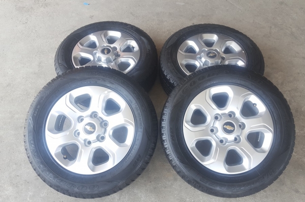 ขายล้อ Chevrolet 16 ยาง215/65/16  4 ล้อ