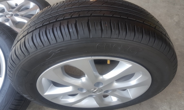 ขายล้อNISSAN March TOP 15 MC  ยางปี15 4 ล้อ