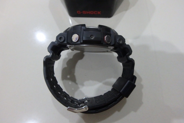 CASIO G-shock รุ่น GA-200-1ADR สีดำ ของแท้ สภาพใหม่ มีกล่อง ส่งฟรี