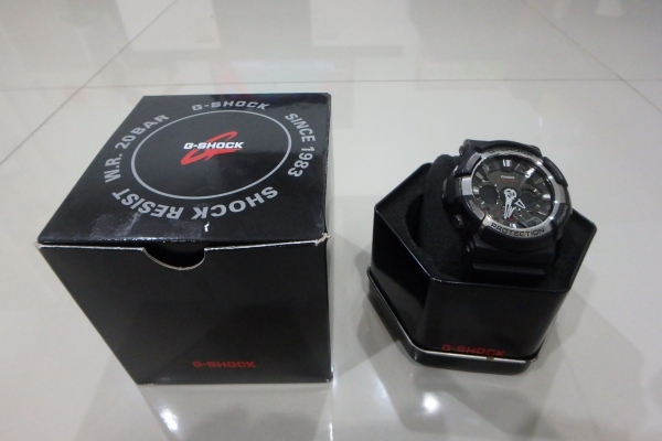 CASIO G-shock รุ่น GA-200-1ADR สีดำ ของแท้ สภาพใหม่ มีกล่อง ส่งฟรี
