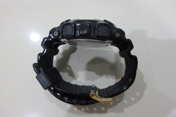 นาฬิกา CASIO G-shock รุ่น GA-110GB-1ADR สีดำทอง ของแท้ สภาพใหม่ ส่งฟรี