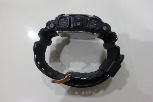 นาฬิกา CASIO G-shock รุ่น GA-110GB-1ADR สีดำทอง ของแท้ สภาพใหม่ ส่งฟรี