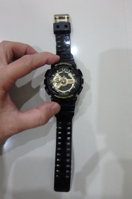 นาฬิกา CASIO G-shock รุ่น GA-110GB-1ADR สีดำทอง ของแท้ สภาพใหม่ ส่งฟรี