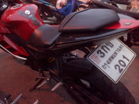 ขาย YAMAHA R15 ปี 58 สภาพเครื่องดีเดิมๆ ภายนอกสวย ไม่มีรอยล้ม ยางหน้าหลังดอกเต็ม เล่มพร้อมชุดโอน