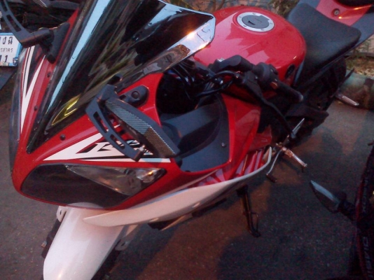 ขาย YAMAHA R15 ปี 58 สภาพเครื่องดีเดิมๆ ภายนอกสวย ไม่มีรอยล้ม ยางหน้าหลังดอกเต็ม เล่มพร้อมชุดโอน
