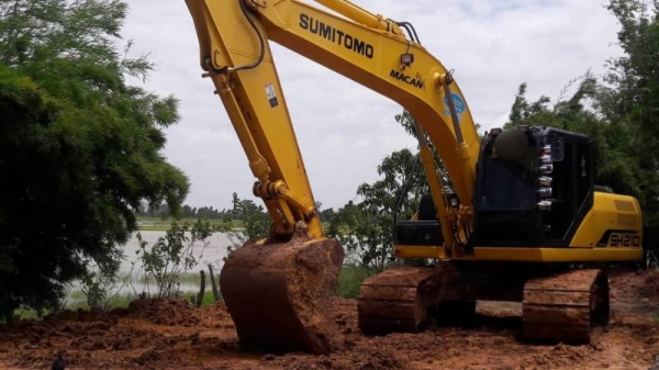 ขายดาวน์ 250,000  SUMIITOMO SH210-5 ปี 2016 ทำงาน 2,600 ชม.รถมี PM7,000 ชม. หมายเหตุ.  จัดมา 48 งวด.  จ่ายไปแล้ว  10 งวด                    คงเหลือ. 38 งวด x 87,600 =  3,328,800                (ใน 38 ค้าง 3 งวดครับ )  รถอยู่ จ.โคราช 090-772-3710 090-772-3