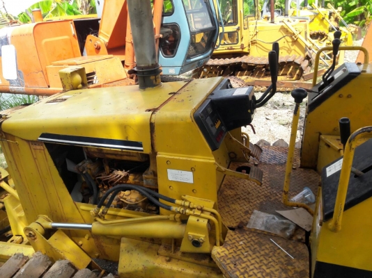 ขายKOMATSU D20P-6  เก่าญี่ปุ่นแท้  มาใหม่ เดิมๆๆ  เครื่องปั๊มดี  3,XXX  ชั่วโมง  ลองระบบกันได้ทุกวัน  โทร  089-3818694  ดวงนภา