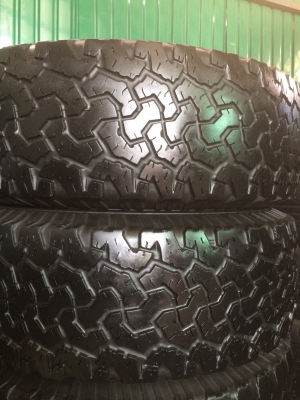 ฝากขายยางบีเอฟ 265/75/16 ปี 13 ราคาชุดละ 4,500 บาท สนใจ 0811439463