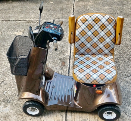 รถไฟฟ้า 4 ล้อ FUKUSHIN เพิ่งมาจากญี่ปุ่น