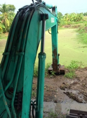 ขาย!! >>> Kobelco Sk200 Mark3 ราคา 440,000 บาท <<< เบอร์ติดต่อ 098-7155789