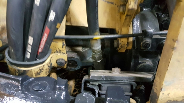 ขาย รถขุด KOMATSU รุ่น PC30-7- มือสองญี่ปุ่น แทรกเหล็ก สลักบูท เอวแน่น 100\%  ทำงานดี ทุกระบบ สวยพร้อมใช้งาน มือถือ/LINE ID :0818753444