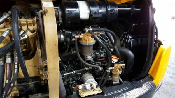 ขาย รถขุด KOMATSU รุ่น PC30-7- มือสองญี่ปุ่น แทรกเหล็ก สลักบูท เอวแน่น 100\%  ทำงานดี ทุกระบบ สวยพร้อมใช้งาน มือถือ/LINE ID :0818753444