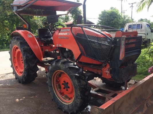 kubota m6040su พร้อมอุปกรณ์ เล่มทะเบียนพร้อมโอน kubota m6040su พร้อมอุปกรณ์ เล่มทะเบียนพร้อมโอน