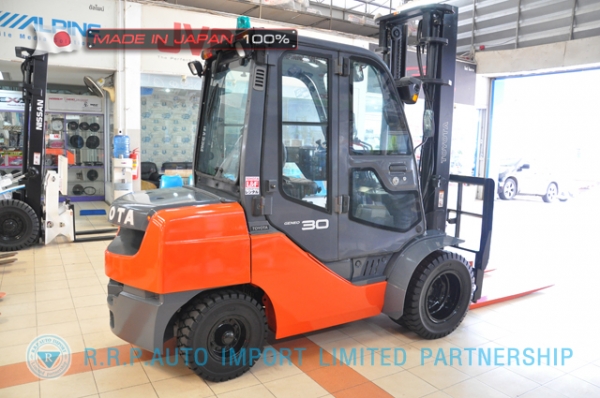 ขายรถโฟล์คลิฟท์มือสอง TOYOTA รุ่น 8FD30-13254 นำเข้าจากประเทศญี่ปุ่น 100\% ไม่เคยใช้งานในไทย