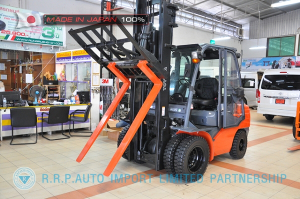 ขายรถโฟล์คลิฟท์มือสอง TOYOTA รุ่น 8FD30-13254 นำเข้าจากประเทศญี่ปุ่น 100\% ไม่เคยใช้งานในไทย