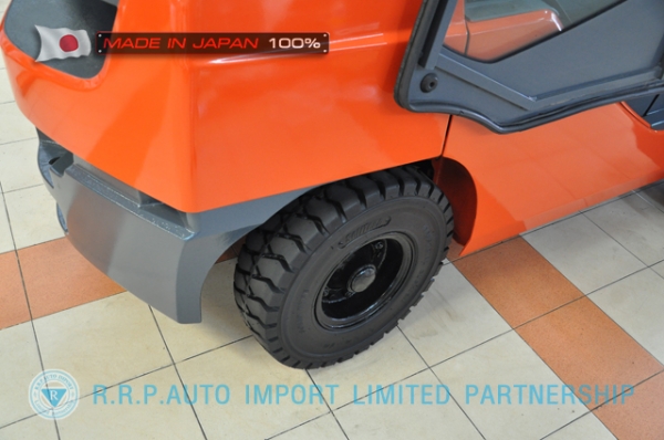 ขายรถโฟล์คลิฟท์มือสอง TOYOTA รุ่น 8FD30-13254 นำเข้าจากประเทศญี่ปุ่น 100\% ไม่เคยใช้งานในไทย