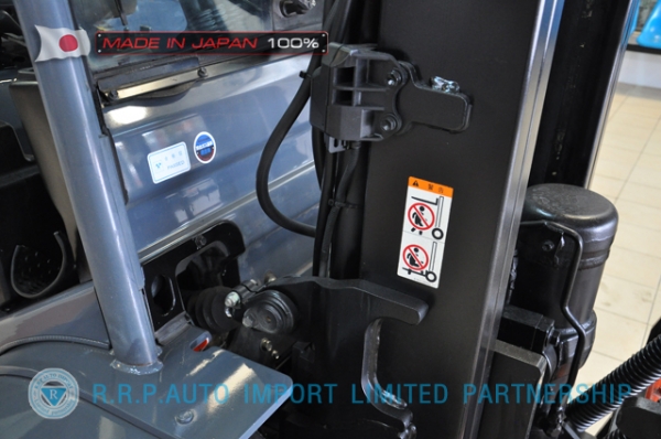 ขายรถโฟล์คลิฟท์มือสอง TOYOTA รุ่น 8FD30-13254 นำเข้าจากประเทศญี่ปุ่น 100\% ไม่เคยใช้งานในไทย