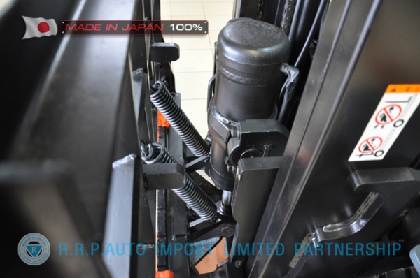 ขายรถโฟล์คลิฟท์มือสอง TOYOTA รุ่น 8FD30-13254 นำเข้าจากประเทศญี่ปุ่น 100\% ไม่เคยใช้งานในไทย