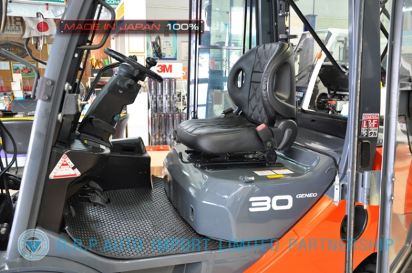 ขายรถโฟล์คลิฟท์มือสอง TOYOTA รุ่น 8FD30-13254 นำเข้าจากประเทศญี่ปุ่น 100\% ไม่เคยใช้งานในไทย