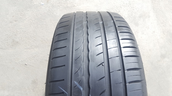 ขายยาง225/40/18 ปี 2615 PIRELLI 4 เส้น