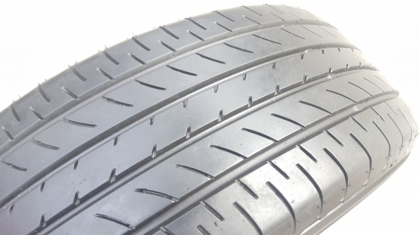 ขายยาง225/60/18 ปี 4114 YOKOHAMA E51 4 เส้น ขายยาง225/60/18 ปี 4114 YOKOHAMA E51 4 เส้น