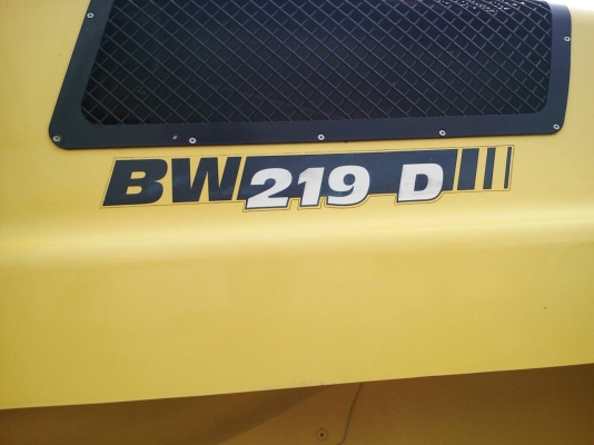 ขายรถบด BOMAG BW219D-4 ขนาด 19ตัน ปี2007 รถเก่าญี่ปุ่นไม่เคยใช้งานในไทยครับ ขายรถบด BOMAG BW219D-4 ขนาด 19ตัน ปี2007 รถเก่าญี่ปุ่นไม่เคยใช้งานในไทยครับ