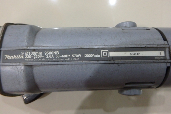เครื่องเจียร 4 นิ้ว Makita 9500NB ญี่ปุ่น ของแท้ สภาพดี มีบังใบ