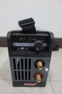 เครื่องเชื่อมอินเวอร์เตอร์ 250 A ยี่ห้อ Thunder Power รุ่น TG-250A ของใหม่ ตัวเบา ยกง่าย แอมป์เต็ม เครื่องเชื่อมอินเวอร์เตอร์ 250 A ยี่ห้อ Thunder Power รุ่น TG-250A ของใหม่ ตัวเบา ยกง่าย แอมป์เต็ม