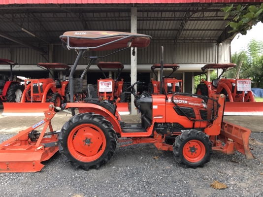 รถไถมือสอง. ขายรถไถคูโบต้า #B2420 รถสวย ใช้งานน้อย ทำงาน 579 ชั่วโมง พร้อมอุปกรณ์ ใบมีดดันดินและ ตัวตัดหญ้า ราคา 228000บาท พร้อมส่งฟรีถึงบ้าน โทรสอบถามได้เลยค่ะ 081-9136451. 087-8390653 ขอดูรูปทาง Line:Bow6451  รถสวย สภาพพร้อมใช้งาน เครื่องดี เกียร์ดี ยาง