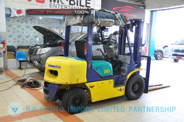 ขายรถโฟล์คลิฟท์มือสอง KOMATSU รุ่น FG20LC-532713 นำเข้าจากประเทศญี่ปุ่น 100\% ไม่เคยใช้งานในไทย