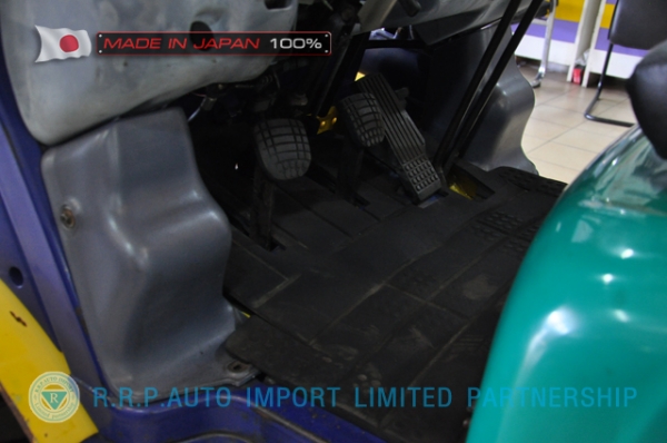 ขายรถโฟล์คลิฟท์มือสอง KOMATSU รุ่น FG20LC-532713 นำเข้าจากประเทศญี่ปุ่น 100\% ไม่เคยใช้งานในไทย