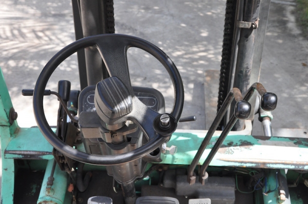 ขายFORKLIFT MITSUBISHI FD20ดีเซล สุดสวย(2ตัน) งายาว สวยเดิมจากญี่ปุ่น ยังไม่เคยใช้ในไทย 165,000เท่านั้น!!