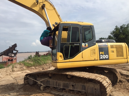 PC200-7..เล่มทะเบียน รถมี2คัน สภาพดี รถเดิมสวยดี