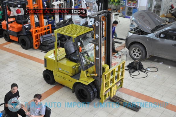 ขายรถโฟล์คลิฟท์มือสอง MITSUBISHI รุ่น FG28-F13G-00055 นำเข้าจากประเทศญี่ปุ่น 100\% ไม่เคยใช้งานในไทย