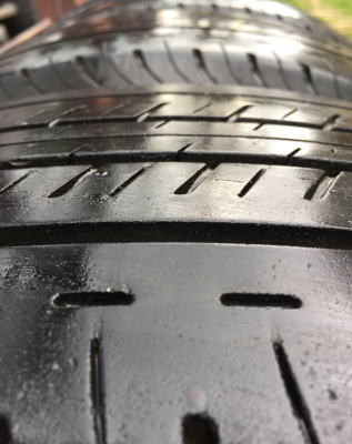 ยาง Bridgestone 215 65 16 ปี16 ดอกเต็ม ไม่มีปะ ใช้ยาว ราคาไม่แพง