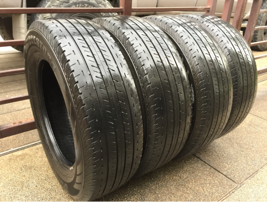 ยาง Bridgestone 215 65 16 ปี16 ดอกเต็ม ไม่มีปะ ใช้ยาว ราคาไม่แพง