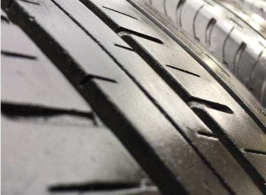 ยาง Bridgestone 215 65 16 ปี16 ดอกเต็ม ไม่มีปะ ใช้ยาว ราคาไม่แพง