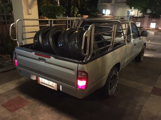 ยาง Bridgestone 215 65 16 ปี16 ดอกเต็ม ไม่มีปะ ใช้ยาว ราคาไม่แพง