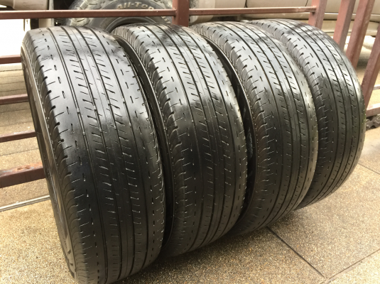 ยาง Bridgestone 215 65 16 ปี16 ดอกเต็ม ไม่มีปะ ใช้ยาว ราคาไม่แพง