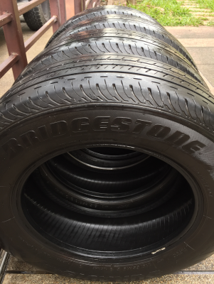 ยาง Bridgestone 215 65 16 ปี16 ดอกเต็ม ไม่มีปะ ใช้ยาว ราคาไม่แพง