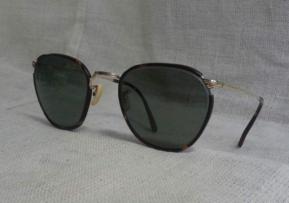 แว่นตาเยอรมันโกลด์ฟิลด์แถวหน้า ที่ &#039;เก่าแก่&#039; และ &#039;ล้ำค่า&#039; ที่สุด Vintage MELIOR 