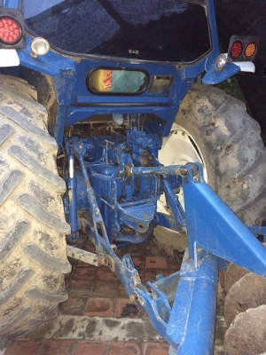 ขาย Ford 8210 ขาย Ford 8210