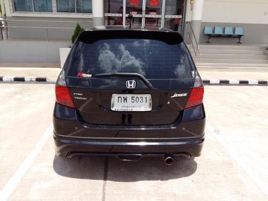 ขายรถเก๋ง HONDA JAZZ 1.5 VTECAT ปี2007 รถบ้านมือเดียวใช้งานน้อยเลขไมล์105,000กิโลเมตร เครื่องดีประหยัดน้ำมันสุดๆ ล้อแม๊ก17ยางใหม่4เส้น ภาษีพรบ.พค.ปี61แถมประกันภัยชั้น2+ ขายราคา275,000บาท ต่อรองได้นิดหน่อยรถอยู่ที่โรงพยาบาลปทุมราชวงศาจังหวัดอำนาจเจริญสนใจส
