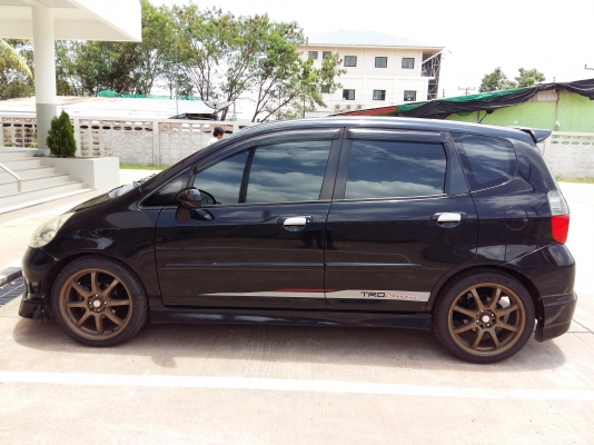 ขายรถเก๋ง HONDA JAZZ 1.5 VTECAT ปี2007 รถบ้านมือเดียวใช้งานน้อยเลขไมล์105,000กิโลเมตร เครื่องดีประหยัดน้ำมันสุดๆ ล้อแม๊ก17ยางใหม่4เส้น ภาษีพรบ.พค.ปี61แถมประกันภัยชั้น2+ ขายราคา275,000บาท ต่อรองได้นิดหน่อยรถอยู่ที่โรงพยาบาลปทุมราชวงศาจังหวัดอำนาจเจริญสนใจส