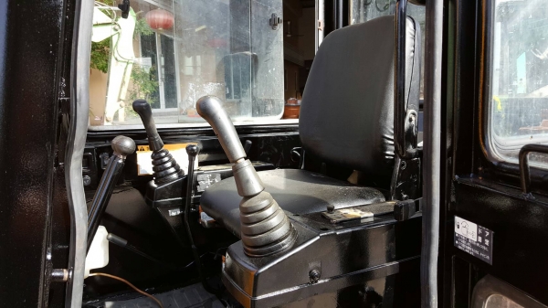 ขาย รถขุด MITSUBISHI รุ่น MM35B มือสองญี่ปุ่น พร้อมหัวเก๋ง สลักบูท เอวแน่น 100\% ทำงานไว ทำสี CAT เพื่อความสวยงาม เท่านั้น มือถือ/LINE ID : 0818753444