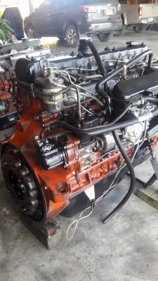 เคริ่องยนต์อีซูสุ6SD1#240เครื่องสวยๆติดดีมาก ข้อเหวี่ยงSTDที่081-1951535ครับ