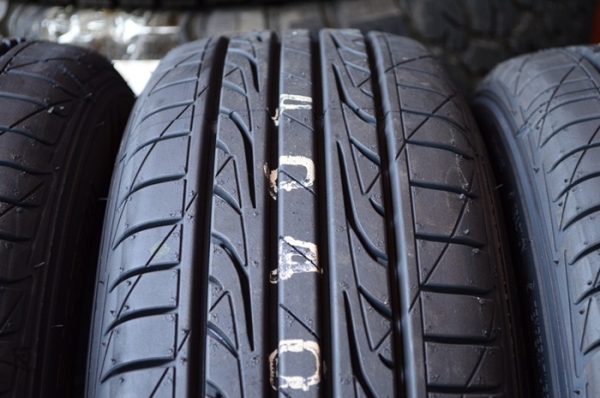 DUNLOP LM704 175/65R14 ปี17 เส้นละ 1,650 บาท DUNLOP LM704 175/65R14 ปี17 เส้นละ 1,650 บาท