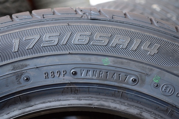 DUNLOP LM704 175/65R14 ปี17 เส้นละ 1,650 บาท